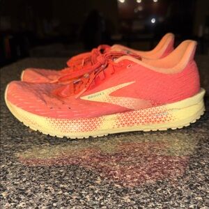Brooks Vibrant Peach and Yellow Hyperion